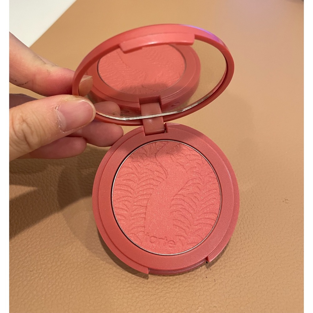 New! Tarte Amazonian Clay 12-hour blush - Chrisma